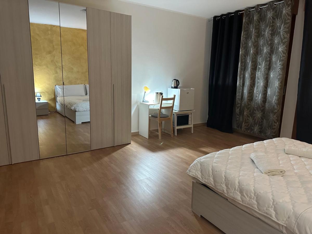 Готель Leone D'Oro 2 - Milano Street Местре Екстер'єр фото
