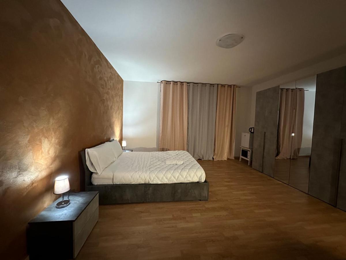Готель Leone D'Oro 2 - Milano Street Местре Екстер'єр фото